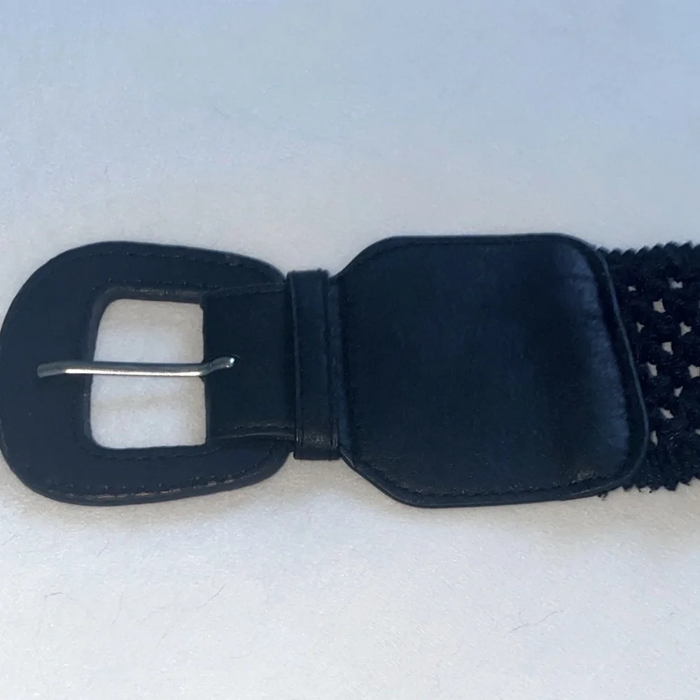 Women's Black Leather Stretch Belt Size XS/S‎